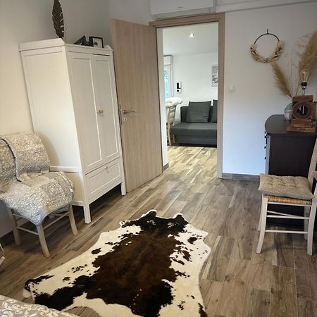 La Maisonnette De Chantecoucou Le Cannet-des-Maures Luaran gambar